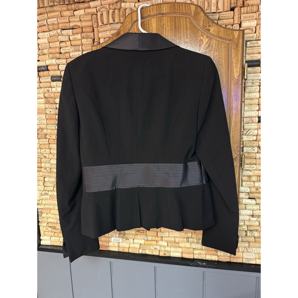 Escada Women’s Wool Blend Formal Blazer With Silk Trim Black Size 40 (US 6) - Picture 8 of 8